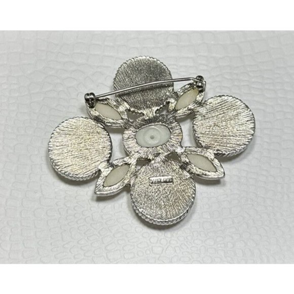 Vintage Signed DAUPLAISE Brooch Pin Silver Tone Faux Pearl Statement - Picture 3 of 6